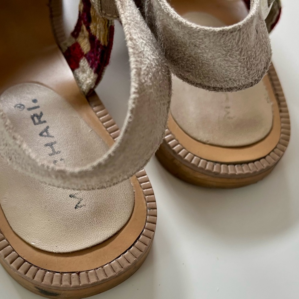 Mochari Sandals• Sz 6 - Picture 8 of 16